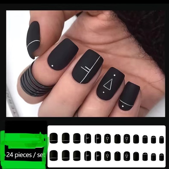Other - Matt Black New Press on Nails NIP